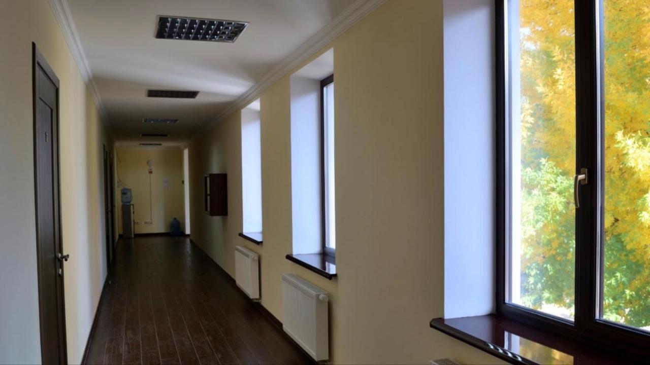 Sem Uglov Hotel Tiraspol Buitenkant foto